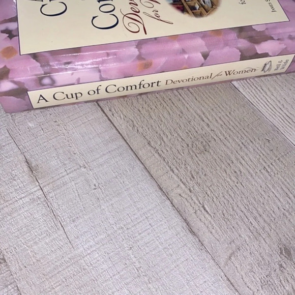 A cup of comfort devotional for women book - Picture 9 of 9